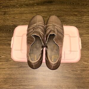 Taos Footwear Brown Leather Ankle Booties